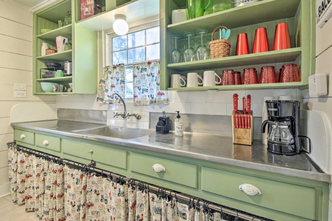 Charming Country Cottage, Walk To Main Street! Tomball Eksteriør billede