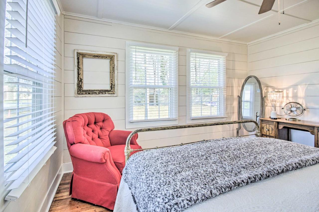 Charming Country Cottage, Walk To Main Street! Tomball Eksteriør billede